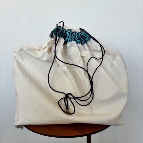 Tory Burch Marion Pebbled Leather Shoulder Bag – Black with Gold Chain Strap - Picture 6 of 11